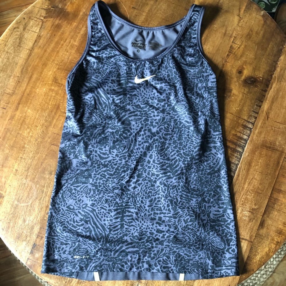 SOLD NIKE fast-dry workout shirt